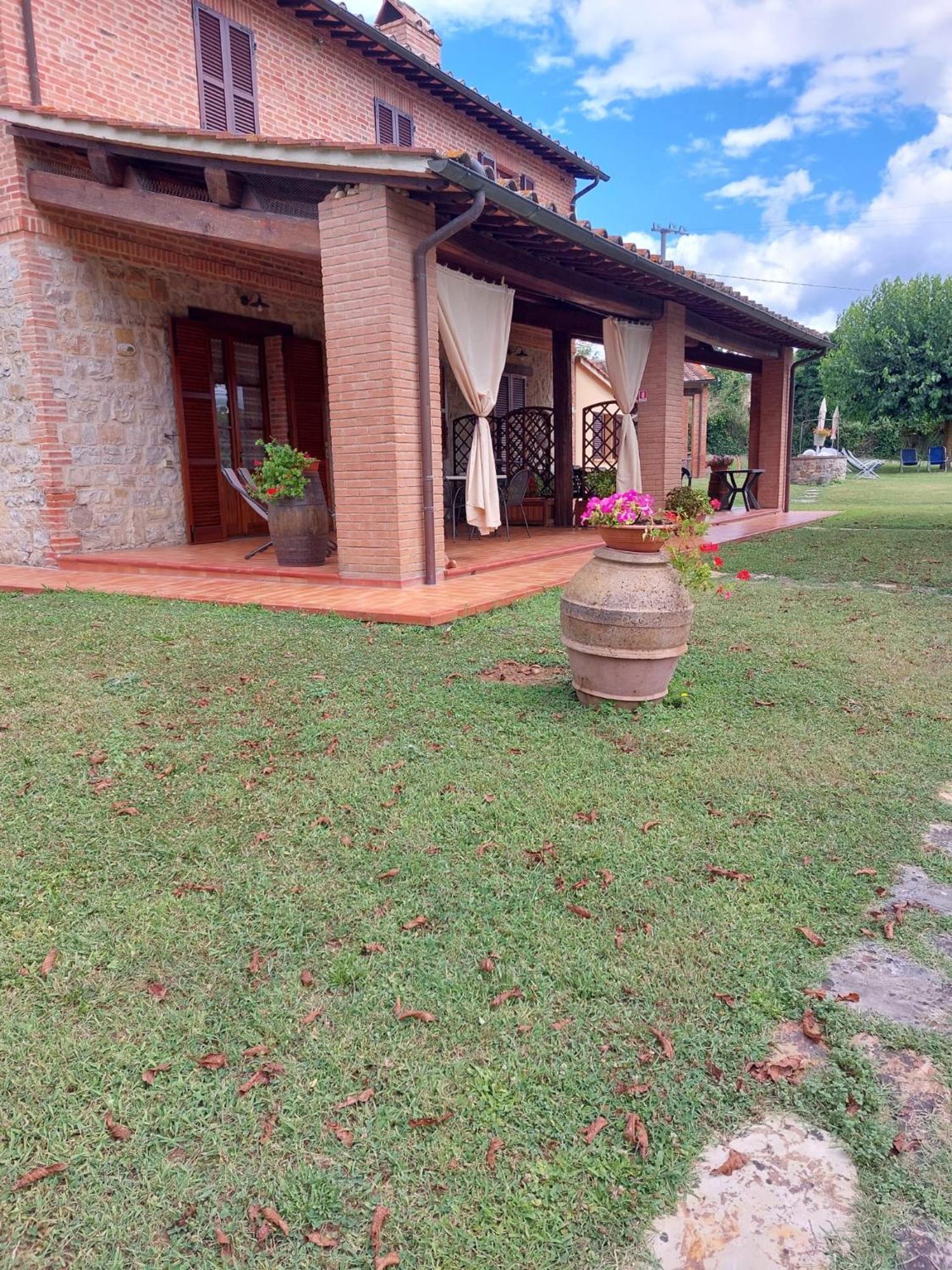 Agriturismo Podere Valdilucciole 皮耶韦城 外观 照片