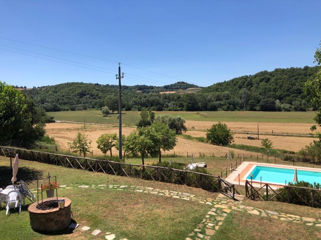 Agriturismo Podere Valdilucciole 皮耶韦城 外观 照片