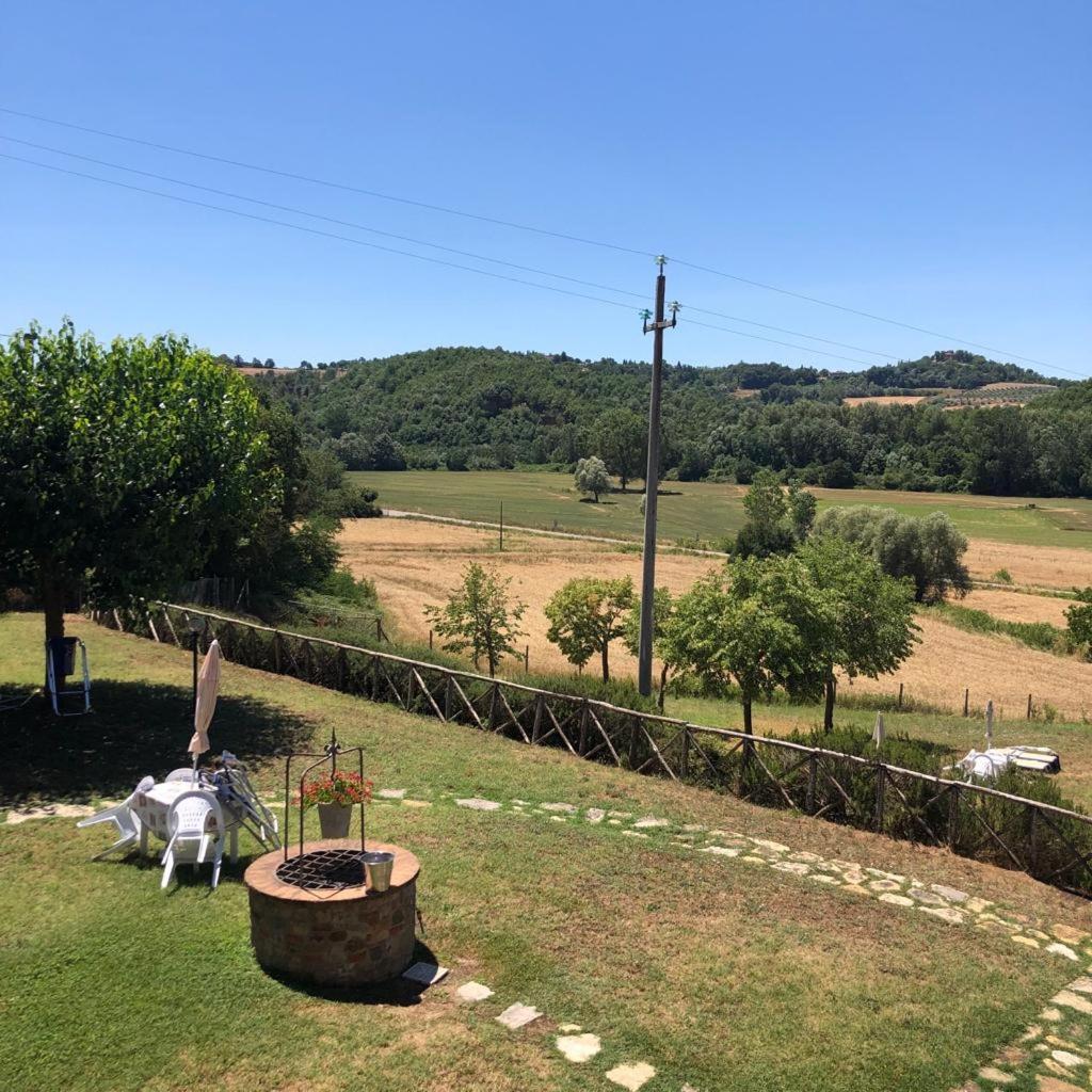 Agriturismo Podere Valdilucciole 皮耶韦城 外观 照片