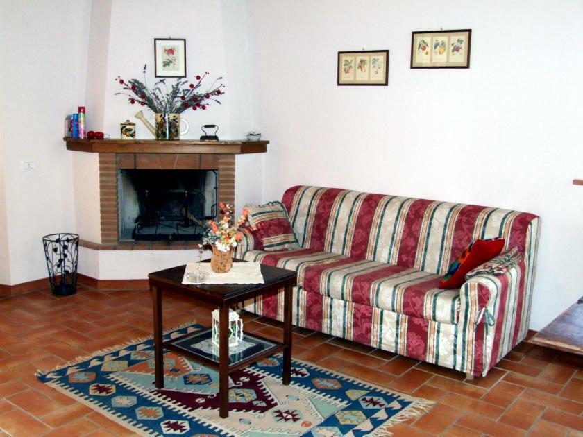 Agriturismo Podere Valdilucciole 皮耶韦城 外观 照片